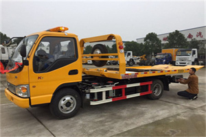 仲巴哪里有拖车服务